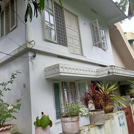 Jestine Homestay Kochi Eksteriør bilde