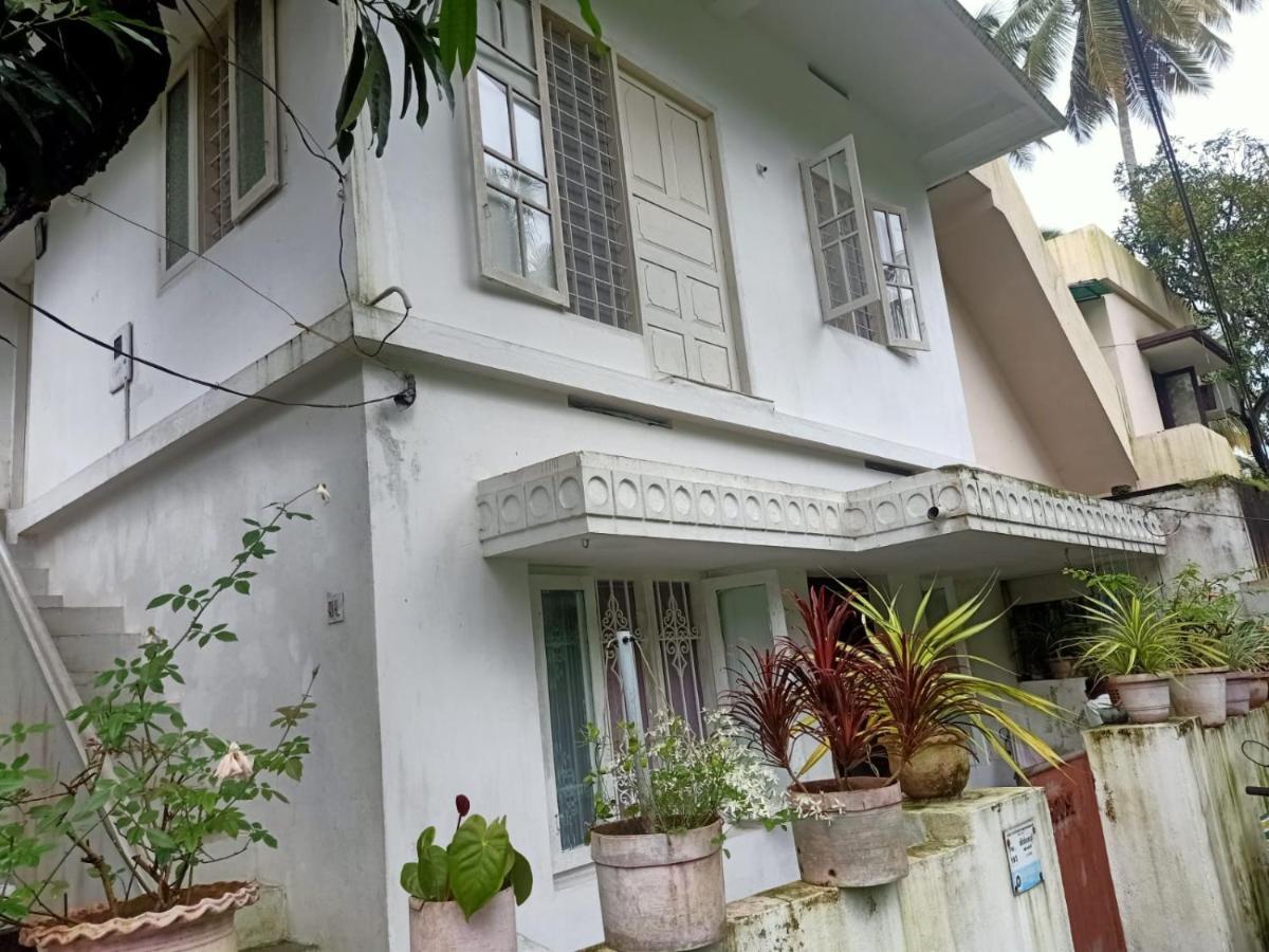 Jestine Homestay Kochi Eksteriør bilde